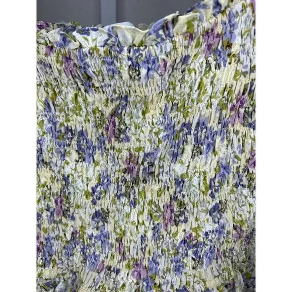 ASTR The Label January Size Medium Ivory Lilac Floral Smocked Crop Top Romantic - Picture 4 of 9